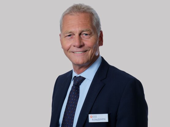 Dr. Klaus Schmolling