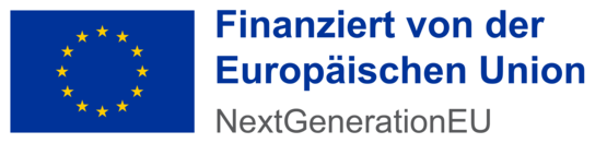 Logo „Finanziert von der Europäischen Union“, EU-Flagge mit gelben Sternen auf blauem Grund, weißer Hintergrund, blauer Schriftzug