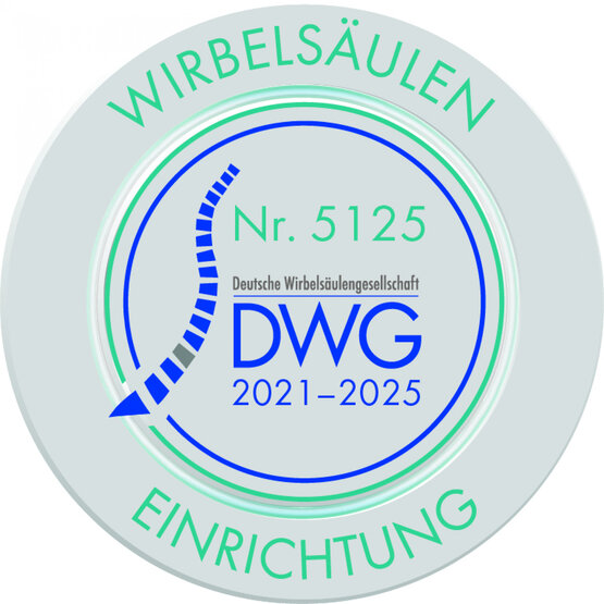 Rundes Siegel „Wirbelsäulen Einrichtung Nr. 5125 Deutsche Wirbelsäulengesellschaft DWG 2021-2025“ mit stilisierter Wirbelsäule