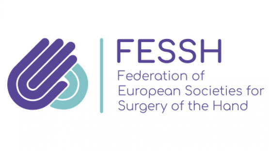 FESSH-Logo mit stilisierter lila und türkisfarbener Hand und Schriftzug „Federation of European Societies for Surgery of the Hand“