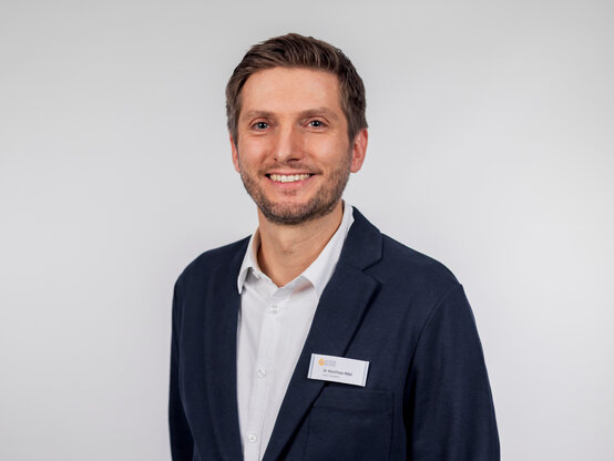 Dr. phil Matthias Hösl