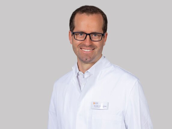 Dr. Artur Lederer