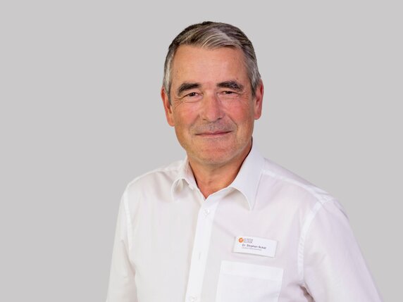 Dr. Stephan Schill
