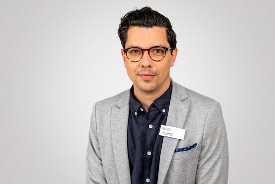 Jörg-Tobias Hof, Diplom-Psychologe