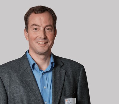 Dr. Thomas Hoff