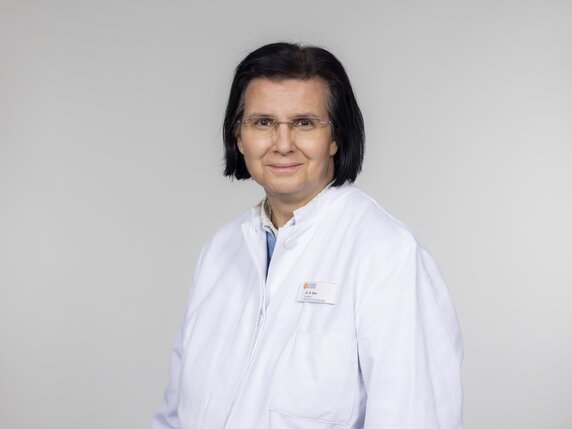 Dr. Bettina Klee