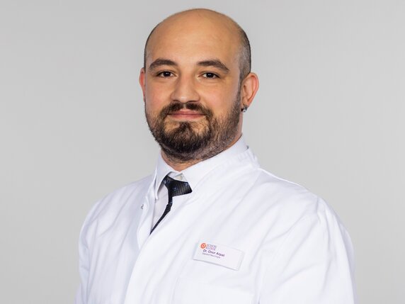 Dr. Onur Arpat