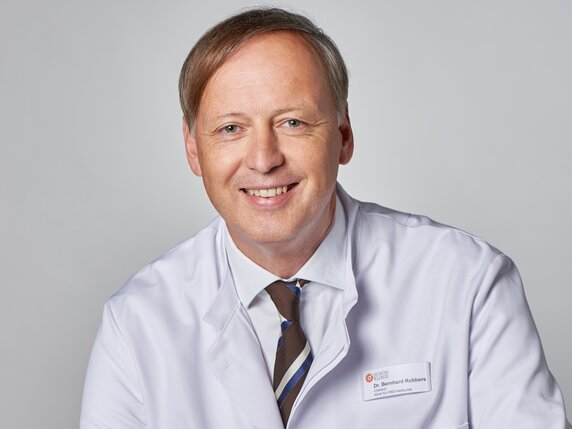Dr. Bernhard Robbers