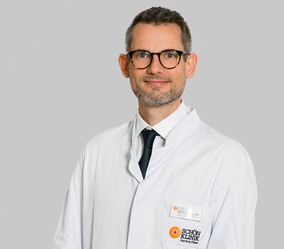 Dr. Nils Dibbern, MHBA