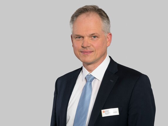 Dr. Alexander Spauschus