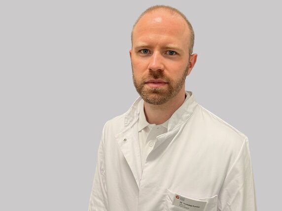 Dr. Henning Kramer