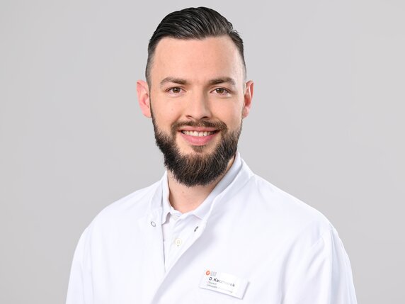 Dr. Dennis Richstein