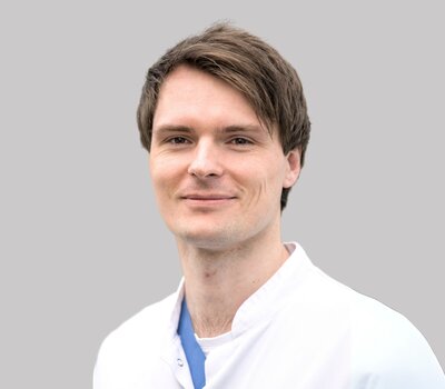 Dr. Yannick Britt