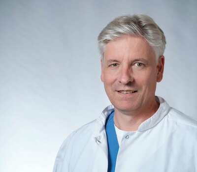 Dr. Roland Panzer
