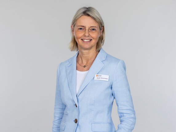 Dr. Simone Pfeuffer
