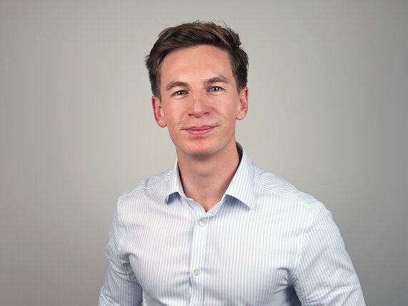 Dr Bradley Powell