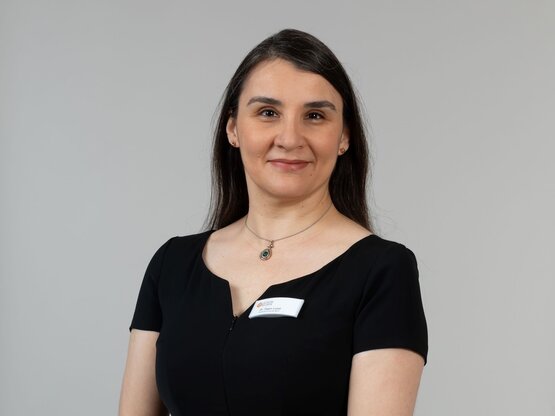 Dr. Figen Lund