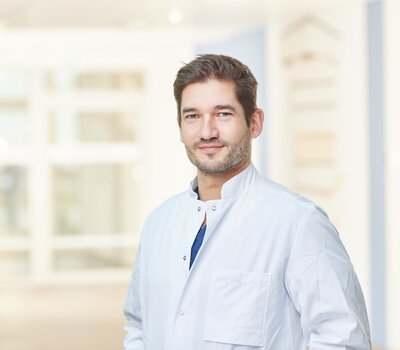 Dr. Felix Schwartz