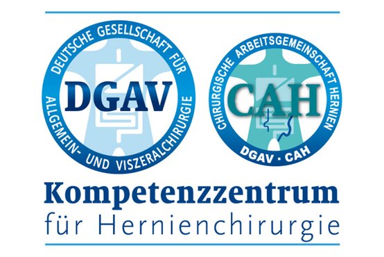 Zertifikatssiegel der DGAV und CAH mit Schriftzug „Kompetenzzentrum für Hernienchirurgie“